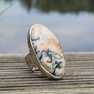 Sõrmus “Pilvepuu” – skolessiit ja hõbe