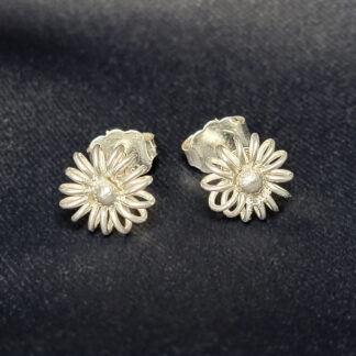 Filigraantehnikas kõrvarõngad "Kassisabad"