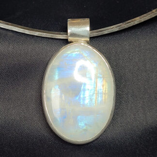 Kuukiviga hõberipats